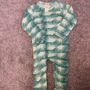 Kate Quinn beryl geo footie